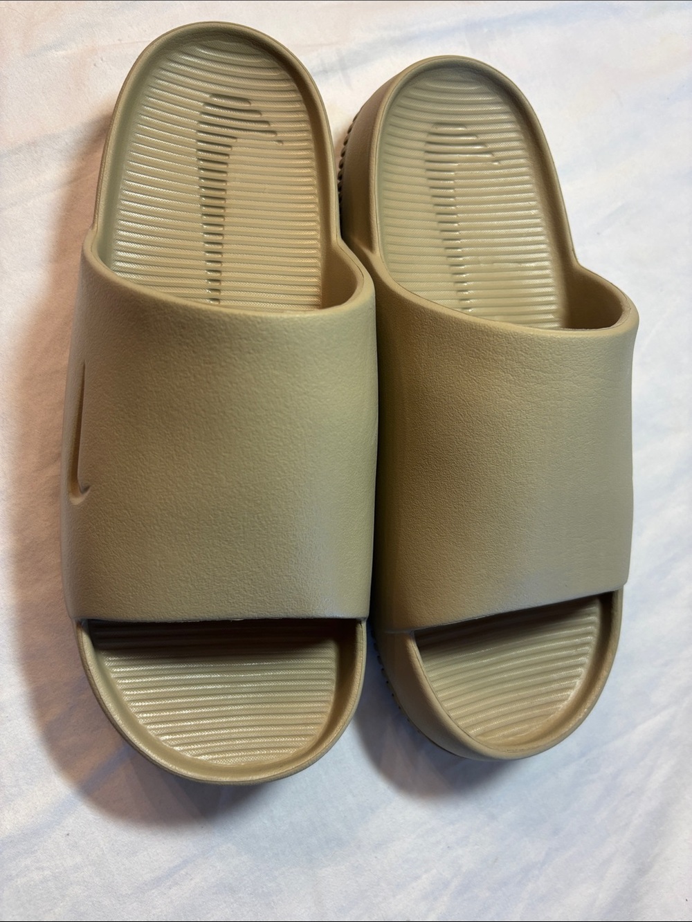 Nike Men’s Calm Slides Sandals in Khaki Colorway, SZ M9/W10, like new